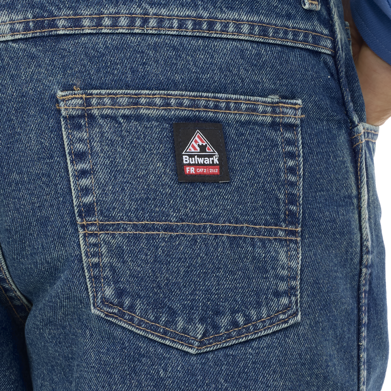 Men's Loose FR Stonewashed Jean image number 11