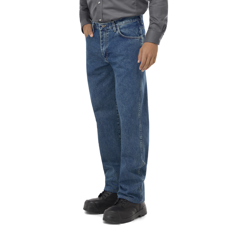 Men's Loose FR Stonewashed Jean image number 3