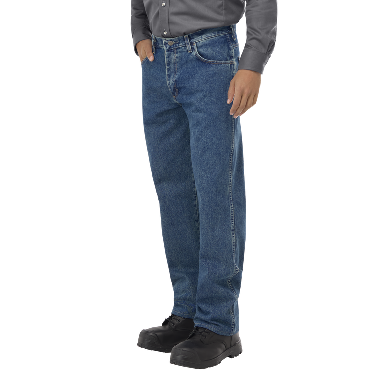 Men's Loose FR Stonewashed Jean image number 3